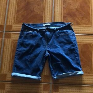 Excellent condition Levi Bermuda shorts